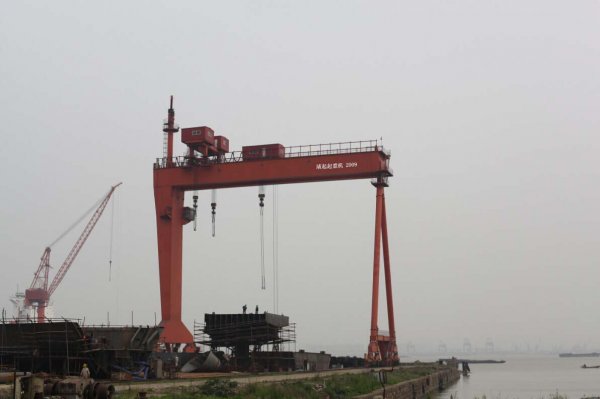 靖起箱型梁門式起重機(jī)優(yōu)勢 靖起箱型梁門式起重機(jī)優(yōu)勢