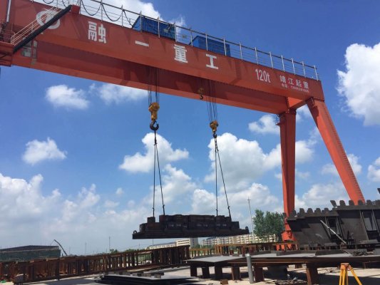 單雙梁門式起重機有哪些區(qū)別