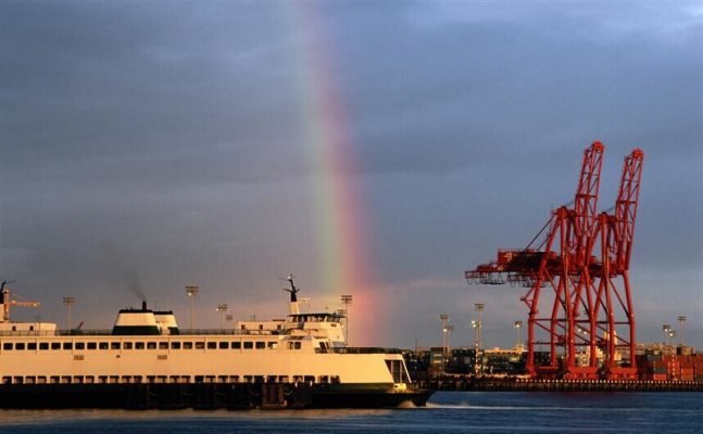 港口起重機(jī)的種類眾多，如何提高競(jìng)爭(zhēng)力