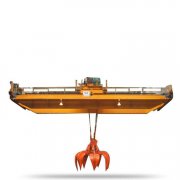  抓斗起重機(jī)的電器電源部分要經(jīng)常檢查