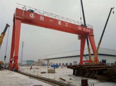 雙梁龍門吊是如何實(shí)現(xiàn)吊運(yùn)功能的？