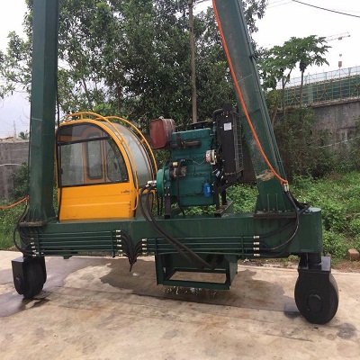 輕量化輪胎式集裝箱起重機設計特點