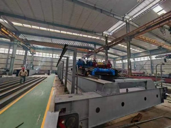 靖起是生產(chǎn)制造抓斗起重機的源頭廠家 靖起是生產(chǎn)制造抓斗起重機的源頭廠家