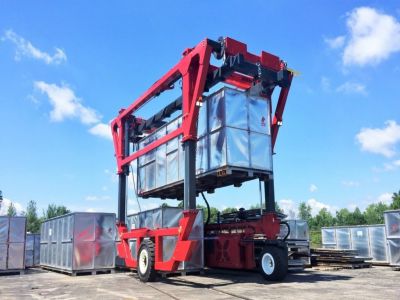 選用集裝箱跨運車，優(yōu)勢有哪些？