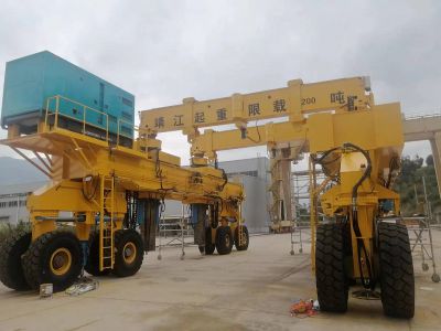 液壓龍門吊是如何實現(xiàn)輕松吊運功能的？