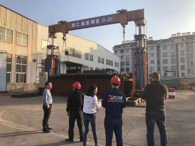 液壓龍門吊的優(yōu)勢特點多！