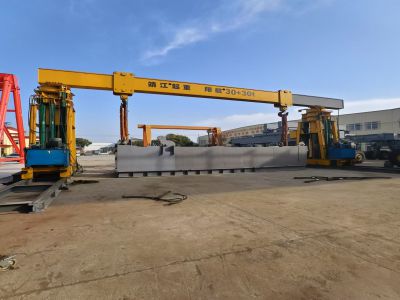 液壓龍門(mén)吊起重量大，精度高，應(yīng)用廣！