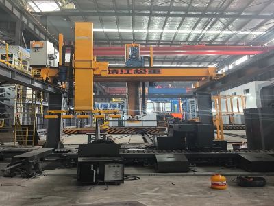 智能起重機(jī)，精準(zhǔn)定位，高效搬運(yùn)！